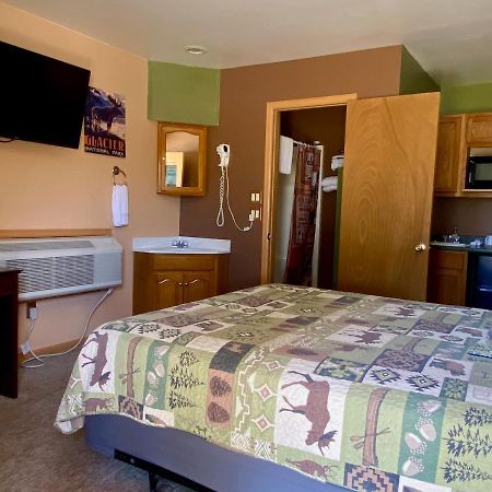 Moosehead Lodge Rangely Buitenkant foto